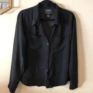 Study NWOT Black Button Down - Med